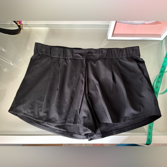 Lululemon Stroll At Sundown 3” short - Picture 2 of 4